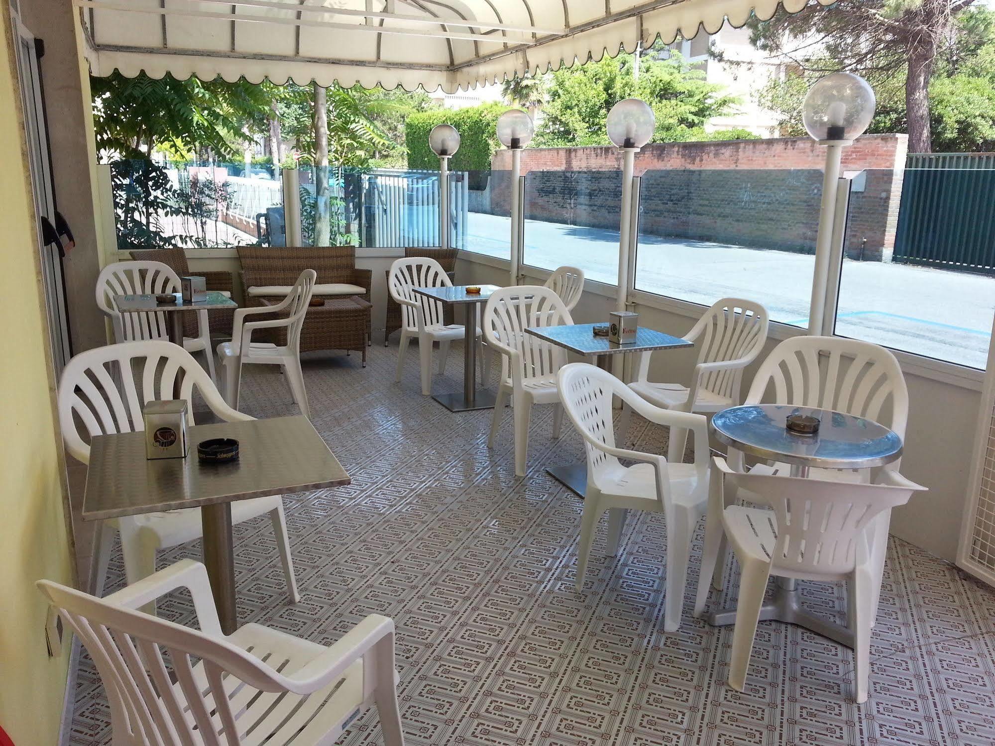 Hotel Laguna ลิโดดิเยโซโล ภายนอก รูปภาพ