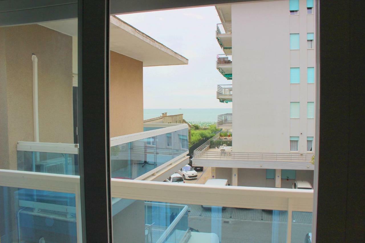 Hotel Laguna ลิโดดิเยโซโล ภายนอก รูปภาพ